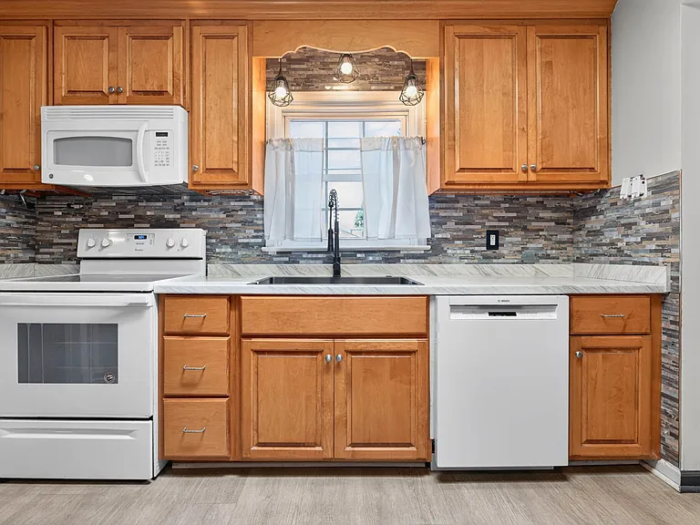 21 Aspenwood Dr — Photo 32