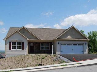 82 Gentle Dr, East Earl, PA