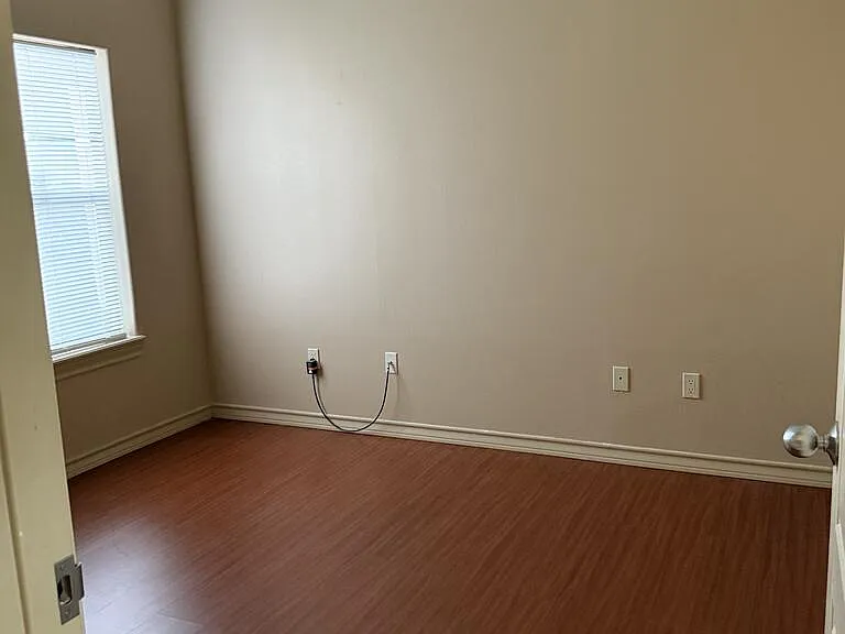 2459 Salerno Dr — Photo 18
