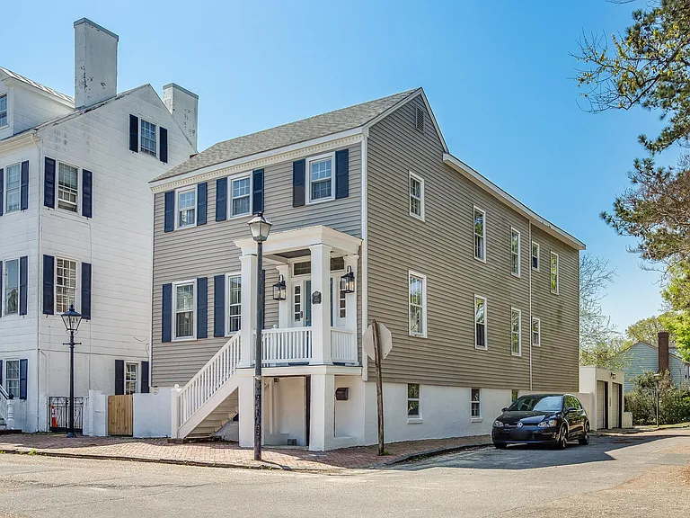 400 Dinwiddie St #1 — Photo 3