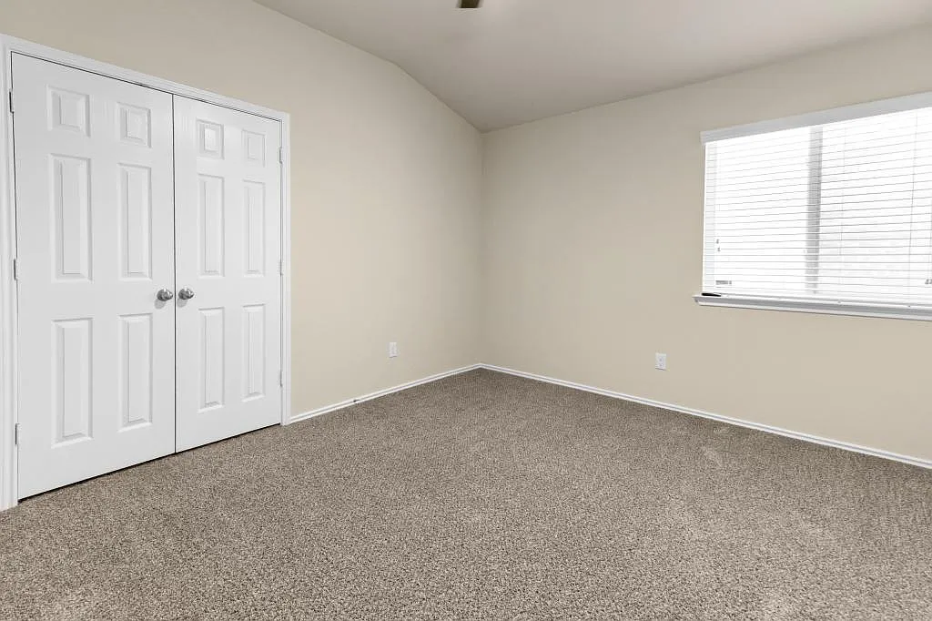 9600 Rogano CT — Photo 4