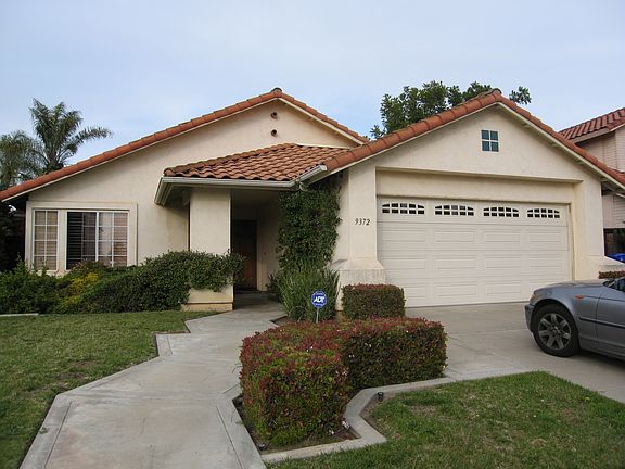 Discover peaceful living in this charming single-level home, perched atop a hill in a quiet cul-de-sac. Enjoy unparalleled convenience with close proximity to the YMCA, major shopping centers, and easy access to the SR-56 & I-15 freeways.