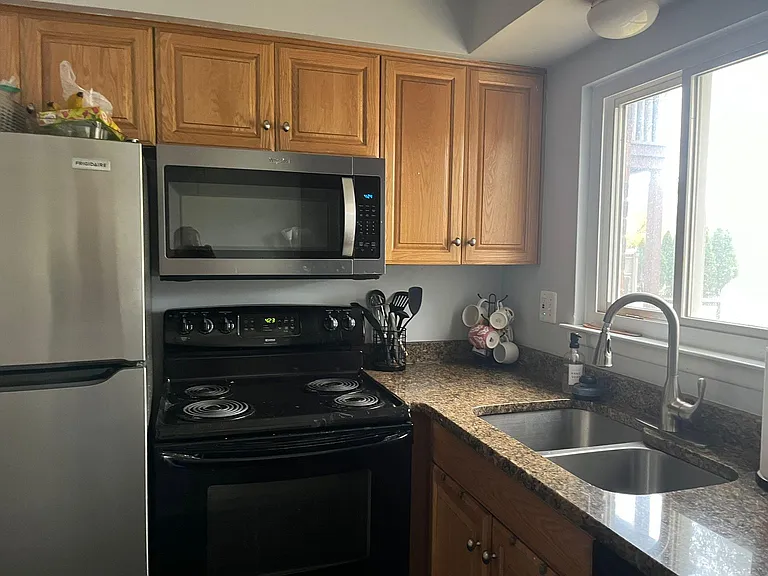 1501 W Farnum Ave — Photo 5