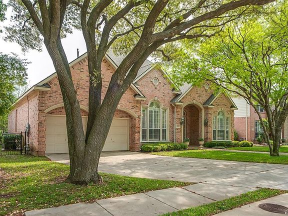 3rd image of 221 Adonis Cir