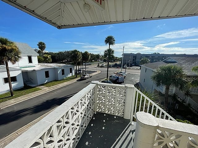 1st image of 102 S Peninsula Dr APT 300