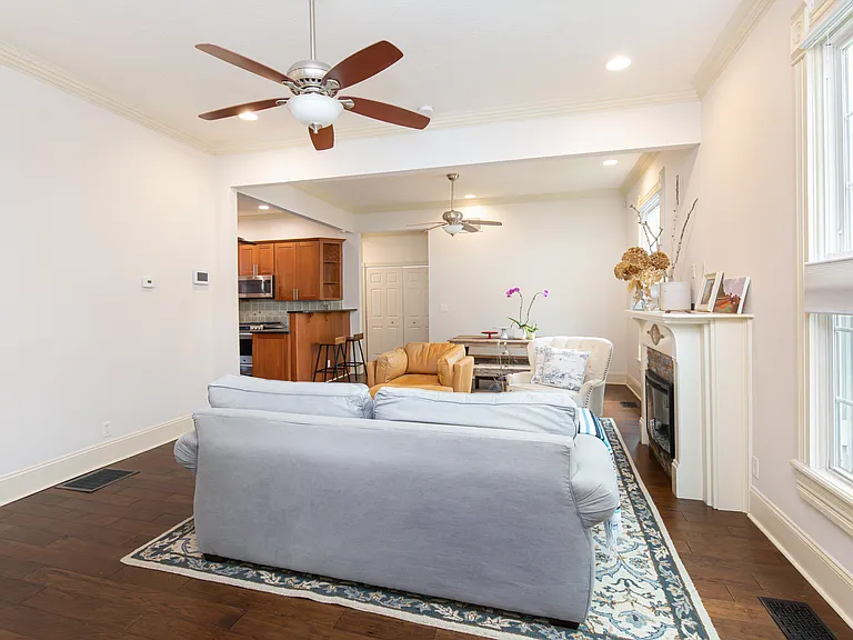 1502 Woodlawn Ave — Photo 64