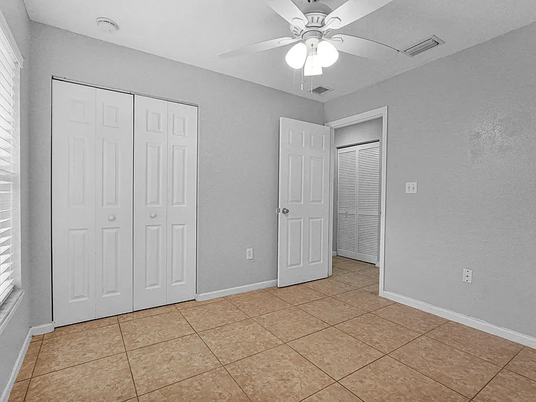 520 N Southridge Rd — Photo 24