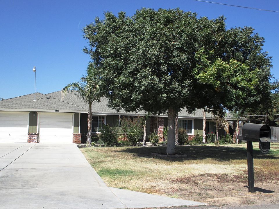 2nd image of 24887 Tropical Dr