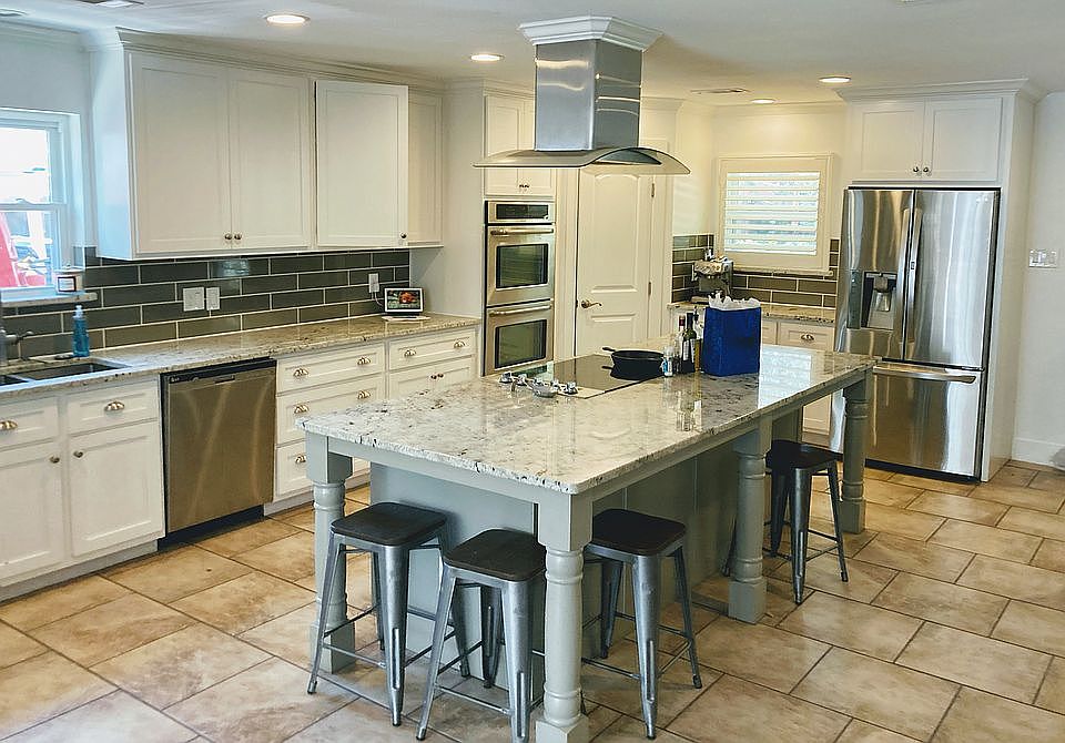 Huge kitchen and island!