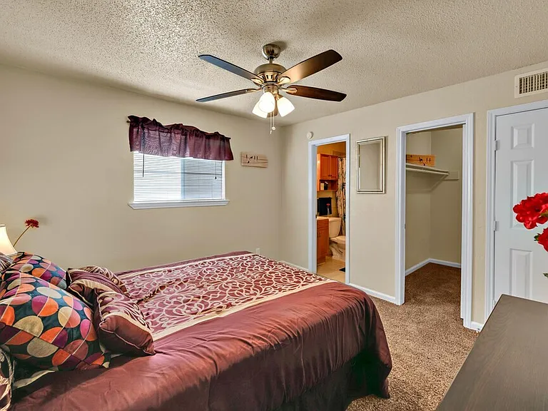 Eastgate Ridge Apartments — Photo 13