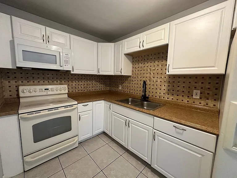 3469 Westlund Ter — Photo 7