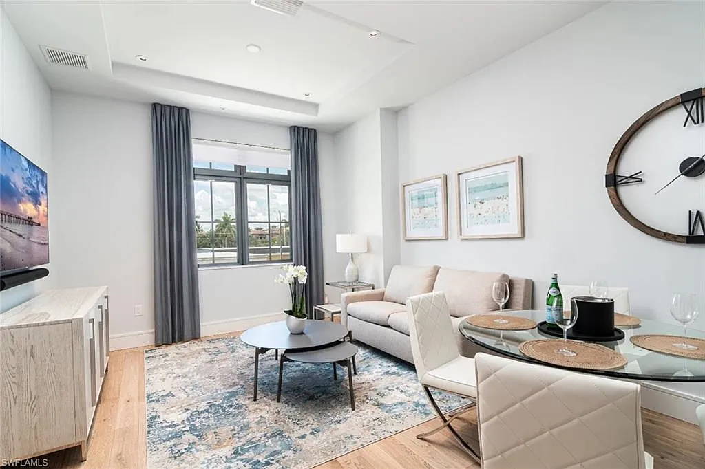1 bed, 1.0 bath, 790 sqft, $11,025 — Photo 1
