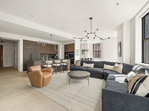 100 Barclay St APT 16A, New York, NY 10007