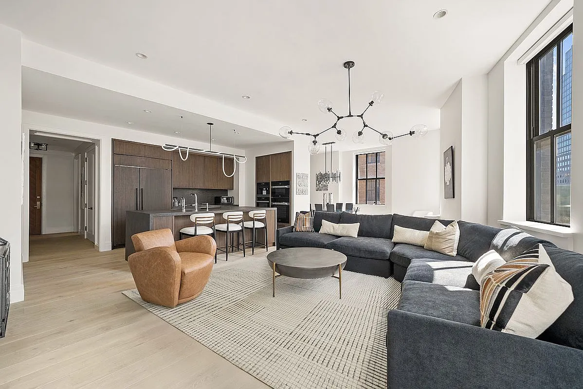 100 Barclay St APT 16A photo 1