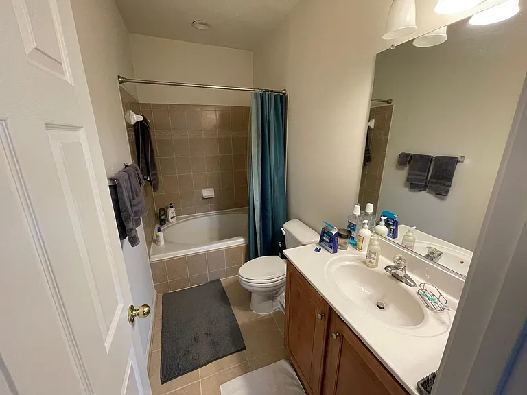 912 E Lombard St — Photo 12