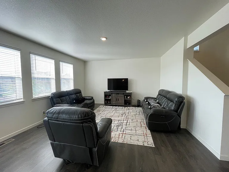 2224 Rosette Ln — Photo 9