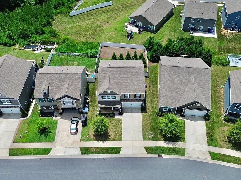 181 Atwater Landing Dr — Photo 35