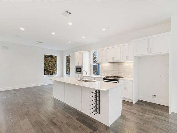 3rd image of 1771 McCoy St #305