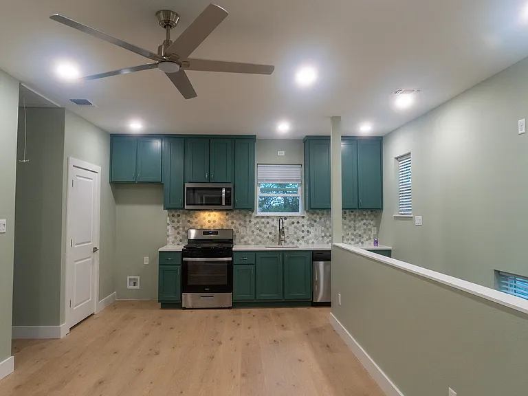 112 Glenwood Ct #2 — Photo 12