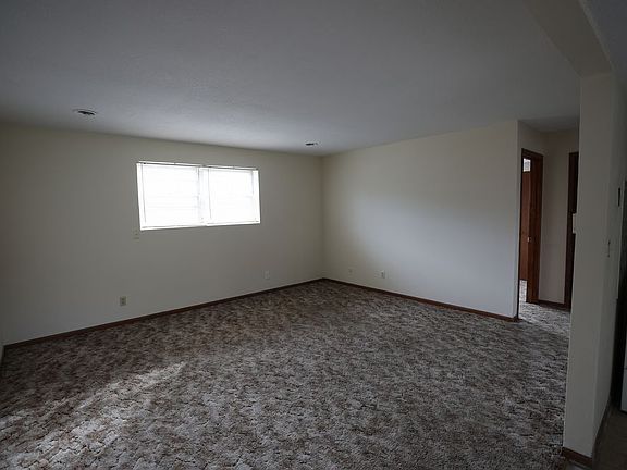 2nd image of 279 Bonaire St