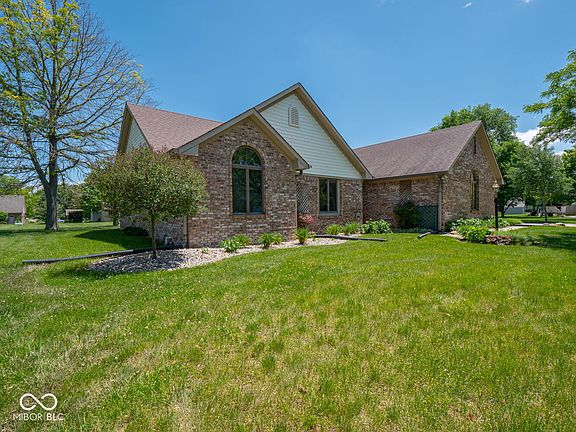 4th image of 6055 Canterbury Ct