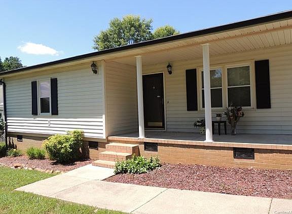 3rd image of 2608 Bernice Dr