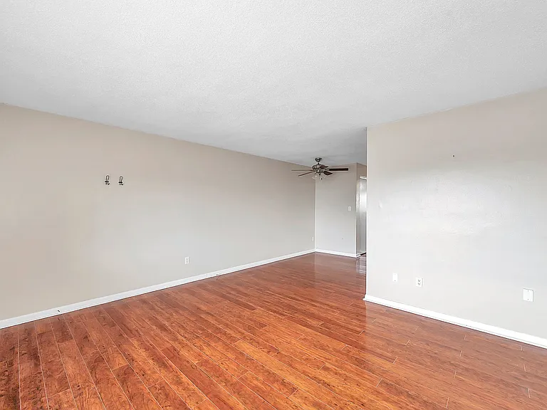2366 Shelley St #12 — Photo 10