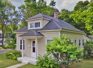 7 Hall St, Kennebunk, ME 04043