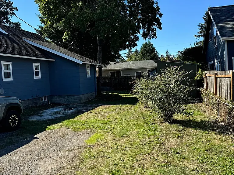 535 NE 94th Ave — Photo 14