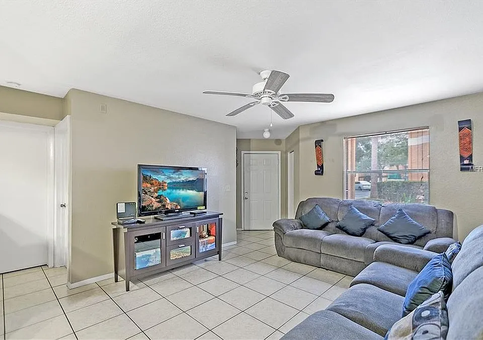 3038 Parkway Blvd #106