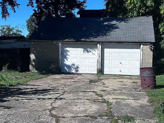 5th image of 309 E Main St