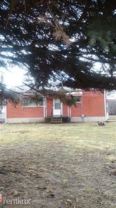 3325 W Pierson Rd, Flint, MI, 48504