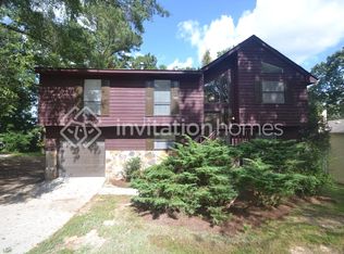 6920 Smoke Ridge Dr, Fairburn, GA 30213