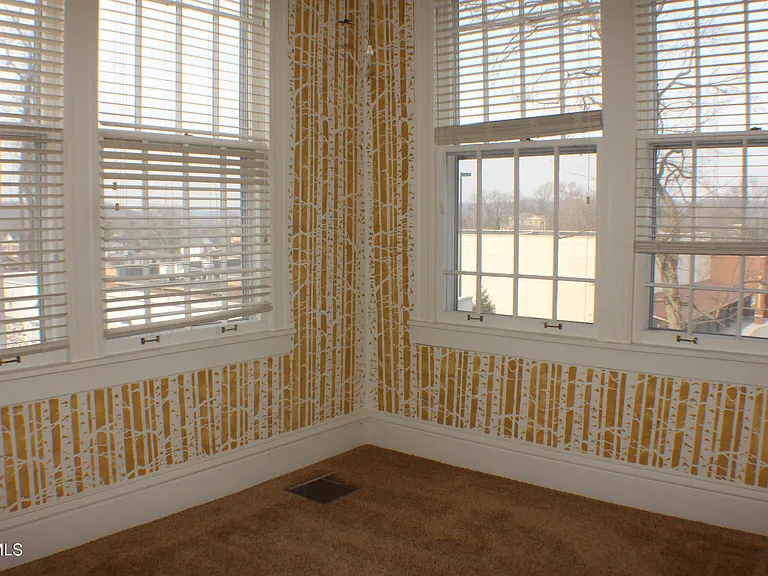 924 Maryland Ave #F — Photo 14