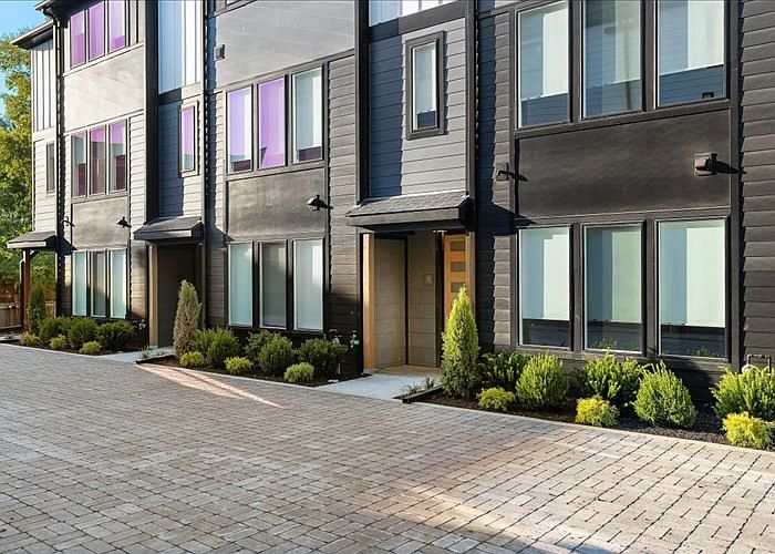 Edgehill Villas - a small community of great homes, great residents in an amazing location!