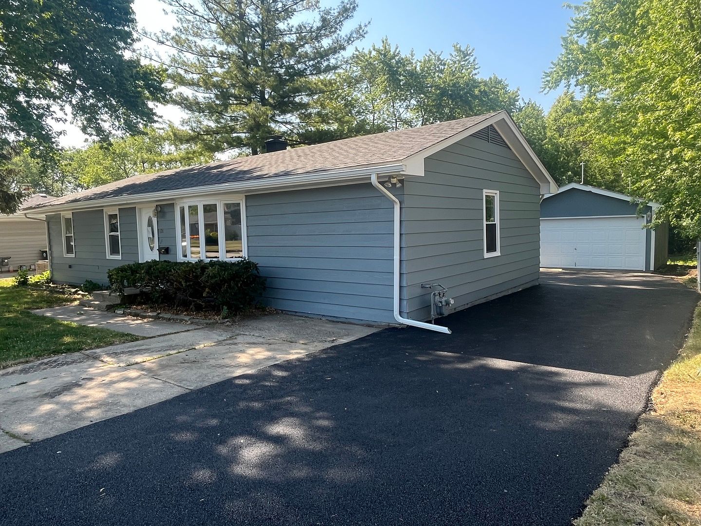 404 Locust St, North Aurora, IL 60542 Zillow