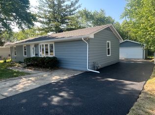 404 Locust St, North Aurora, IL 60542