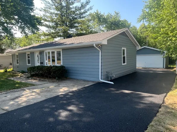 404 Locust St, North Aurora, IL 60542