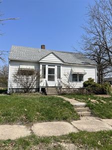 1002 Center Point Rd NE, Cedar Rapids, IA, 52402