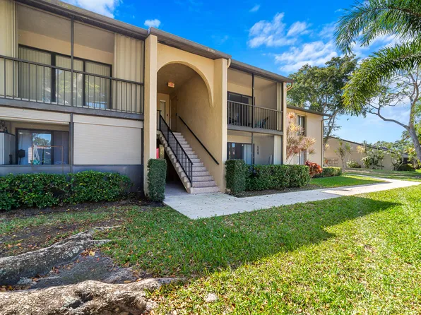 702 Sunny Pine Way Unit B1, Greenacres, FL 33415