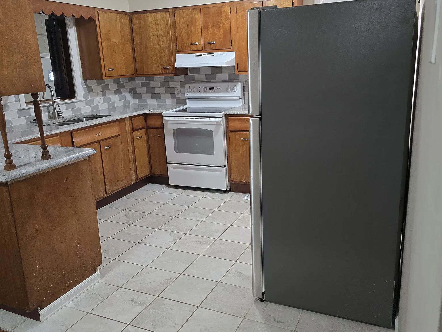 3 bed, 1200 sqft, $1,475 — Photo 1