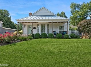 205 W Station St, Barrington, IL 60010