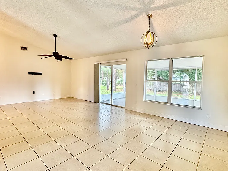 1506 Hardwicke St NW — Photo 8