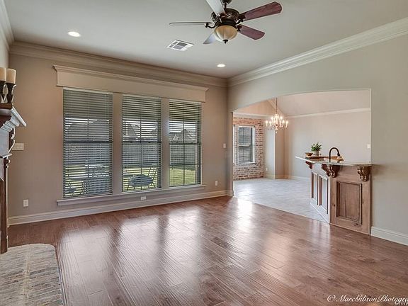 4th image of 4117 Courtland Way