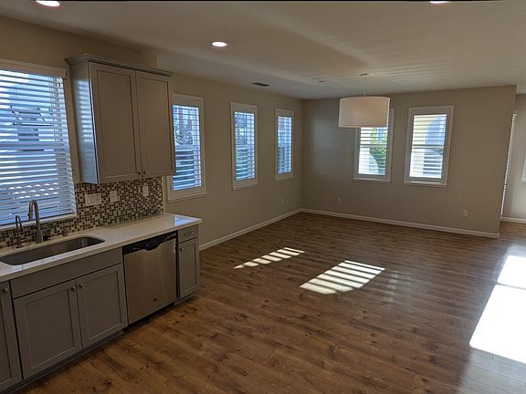 5th image of 2758 Montecito Vista Way Unit 5