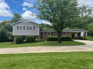 3090 Clarks Chapel Rd, Lenoir, NC 28645