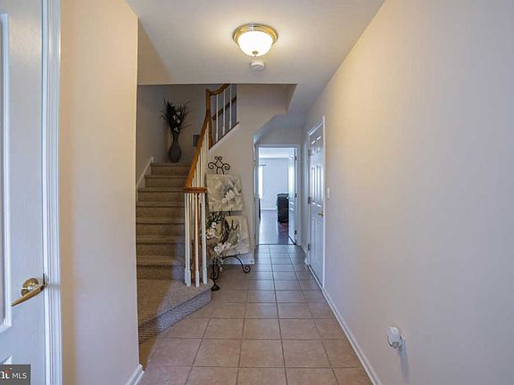 3rd image of 1058 Buckingham Dr #39