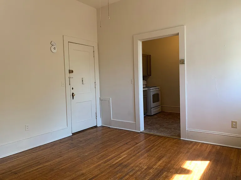 1225 Highland Ave #9 — Photo 10