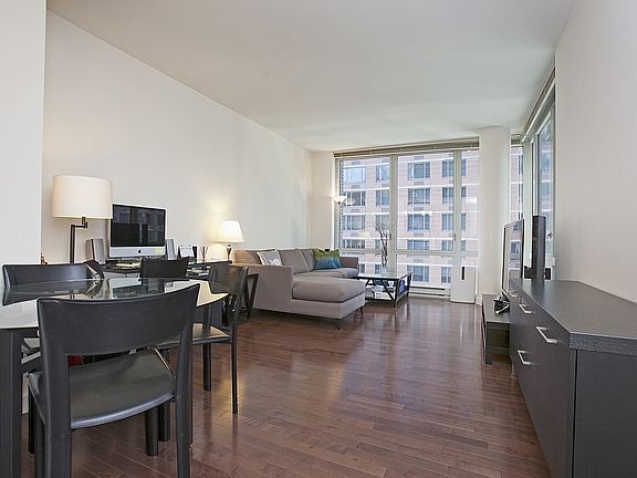 4th image of 225 E 34th St APT 6H