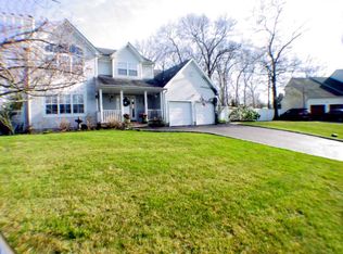 30 Tulip Ave, Farmingville, NY 11738